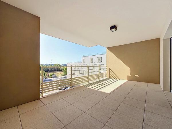 JUVIGNAC (34) Appartement à vendre 3 pièces 65 m2 + Terrasse couverte 17,5 m2 + Parking sécurisé en sous sol