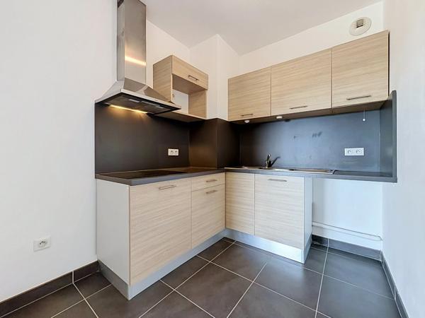 JUVIGNAC (34) Appartement à vendre 3 pièces 65 m2 + Terrasse couverte 17,5 m2 + Parking sécurisé en sous sol