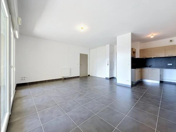 JUVIGNAC (34) Appartement à vendre 3 pièces 65 m2 + Terrasse couverte 17,5 m2 + Parking sécurisé en sous sol