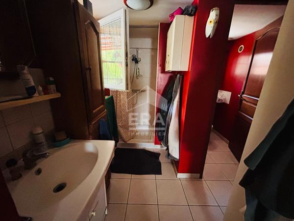 Maison en pierre de 129 m² avec grange, garage et jardin