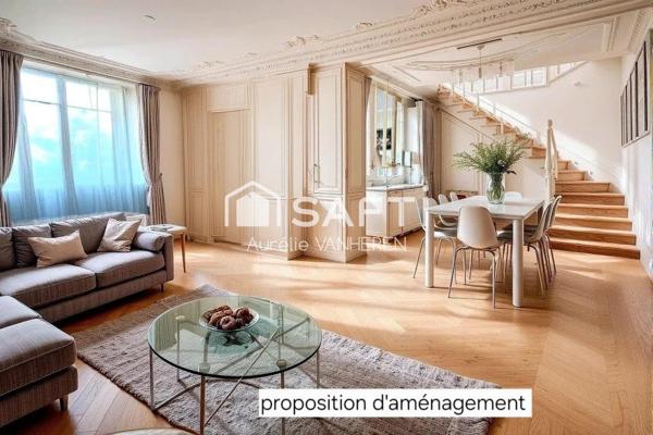 Grande maison ancienne dans quartier résidentiel