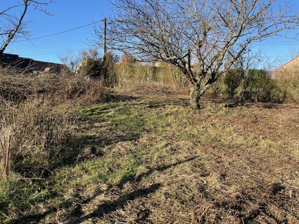 Terrain Constructible de 1179 m² avec vue Campagne