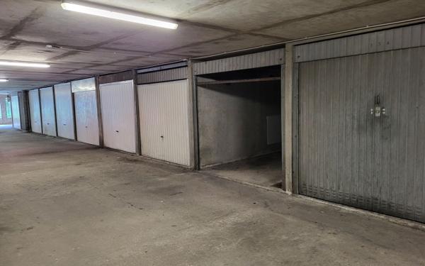 Stationnement à vendre    Rillieux-la-Pape