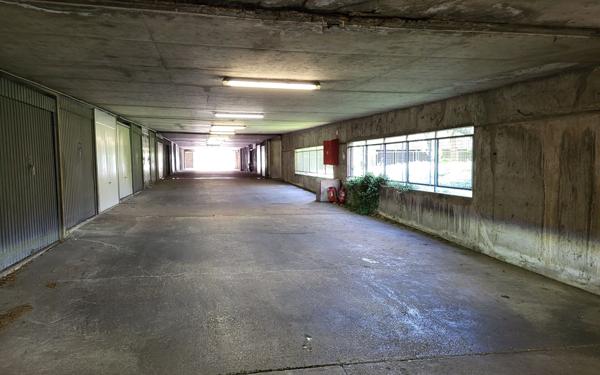 Stationnement à vendre    Rillieux-la-Pape