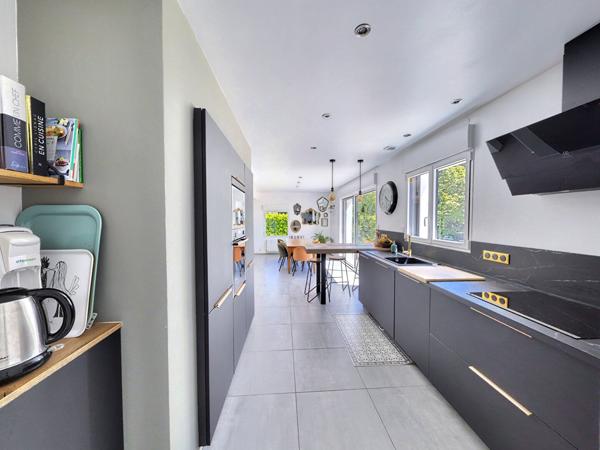 Fouesnant, propriété de charme, rénovée, 5 chambres, mer à pied !