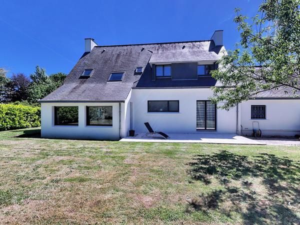 Fouesnant, propriété de charme, rénovée, 5 chambres, mer à pied !