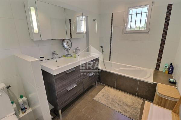 A VENDRE PIOLENC Maison 12 pièce(s) 255 m²