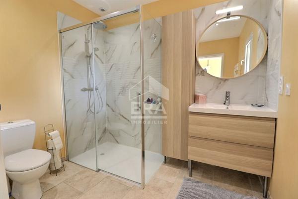 A VENDRE PIOLENC Maison 12 pièce(s) 255 m²