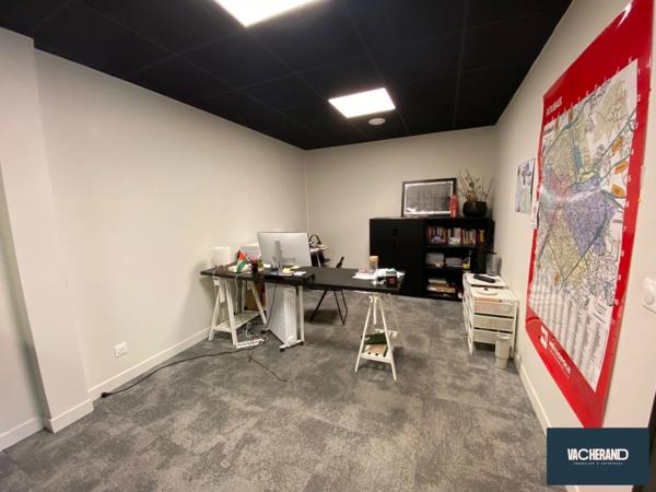 BUREAU 140 m²