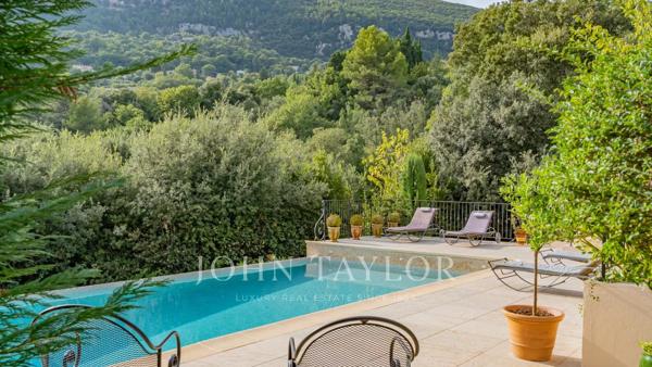 Grasse - Villa provençale dans un petit domaine au calme absolu