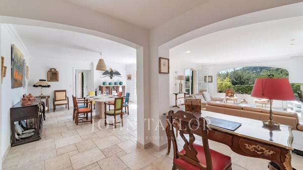 Grasse - Villa provençale dans un petit domaine au calme absolu