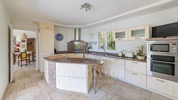 Grasse - Villa provençale dans un petit domaine au calme absolu