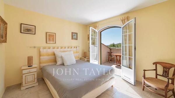 Grasse - Villa provençale dans un petit domaine au calme absolu