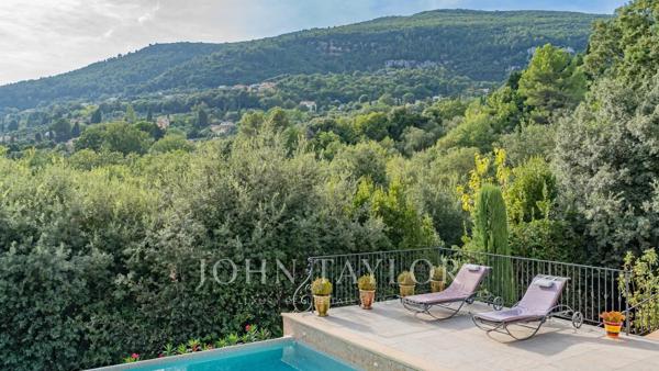 Grasse - Villa provençale dans un petit domaine au calme absolu
