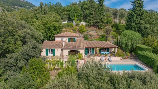 Grasse - Villa provençale dans un petit domaine au calme absolu