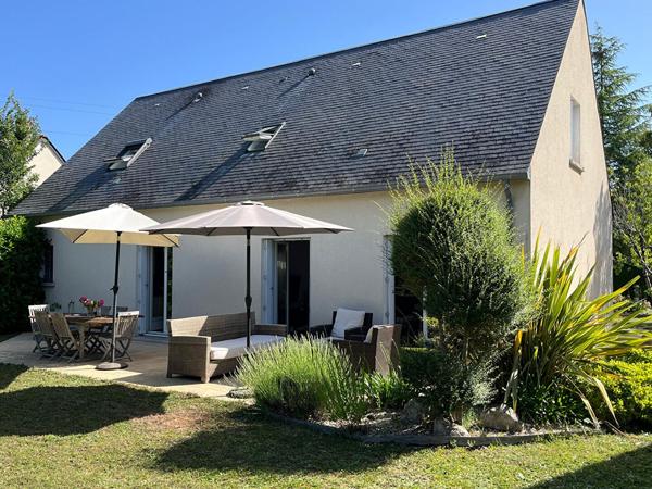 EXCLUSIVITE ERA ! Pavillon 6 pièces ,154 m², Chambray Les Tours.