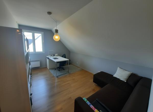 EXCLUSIVITE ERA ! Pavillon 6 pièces ,154 m², Chambray Les Tours.