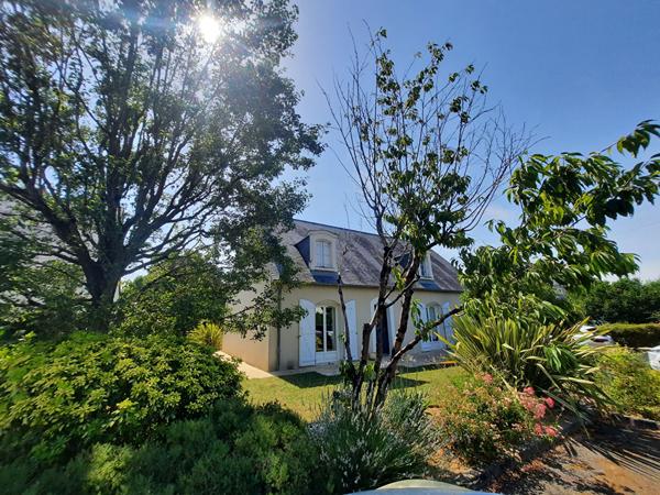 EXCLUSIVITE ERA ! Pavillon 6 pièces ,154 m², Chambray Les Tours.
