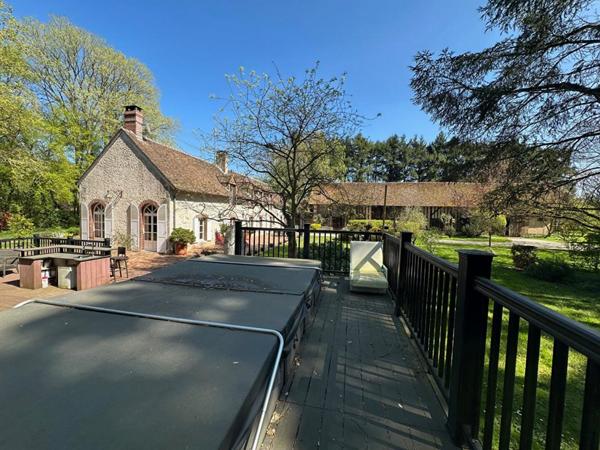 1h30 de PARIS - SUPERBE LONGERE GATINAISE, SPACIEUSE DEPENDANCE, SPA et JACUZZI sur  son MAGNIFIQUE PARC de 7000 m2