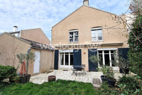 Maison à vendre 5 pièces de 115 m² à Voisins-le-Bretonneux