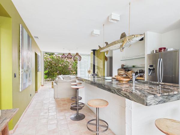 Maison avec piscine et jardin aboré à 5 mn de Saint-Florent