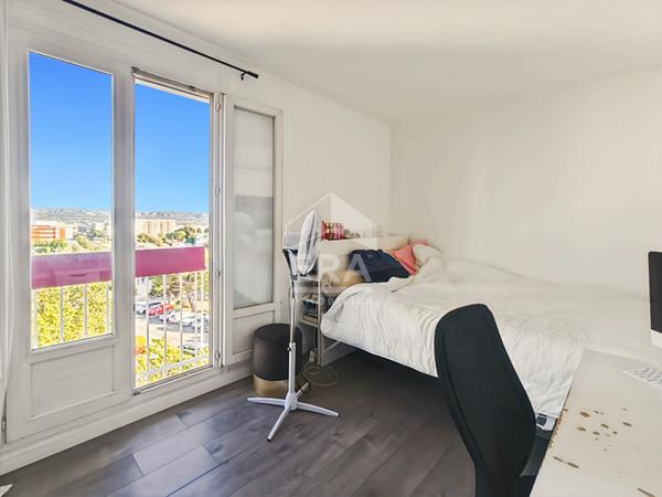 Appartement T4 lumineux avec vue sur l'étang / Secteur des Plantiers