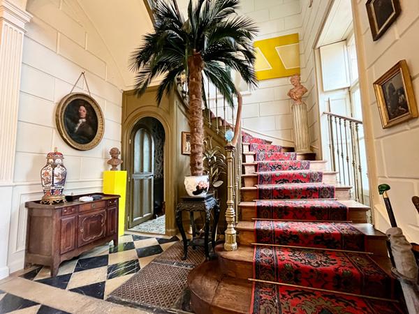 Hôtel particulier du 19 ème à vendre au coeur de Dinan - 360 m² , bien d'exception.