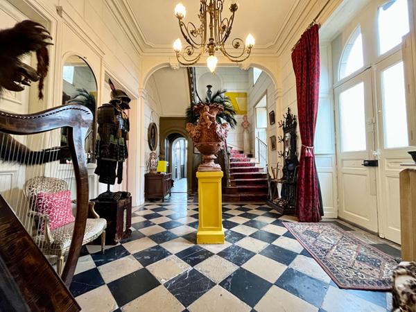 Hôtel particulier du 19 ème à vendre au coeur de Dinan - 360 m² , bien d'exception.