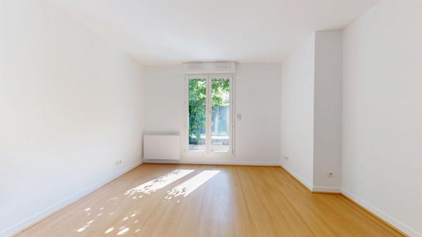 Studio 22 m2 ; Parking ; Centre-Ville ; Coulée Verte ; Transports ;