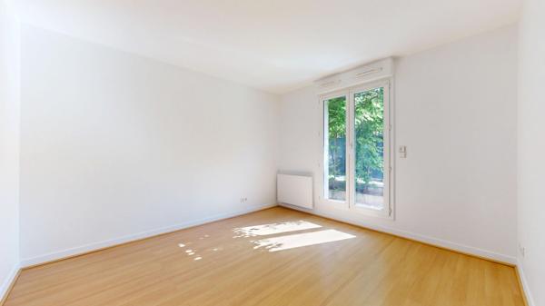 Studio 22 m2 ; Parking ; Centre-Ville ; Coulée Verte ; Transports ;