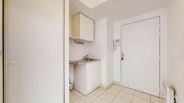 Studio 22 m2 ; Parking ; Centre-Ville ; Coulée Verte ; Transports ;