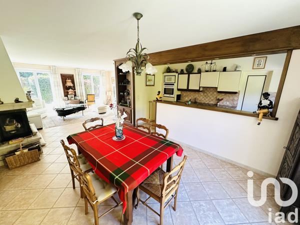 Maison à vendre 8 pièces 160 m² Saint-Arnoult-en-Yvelines