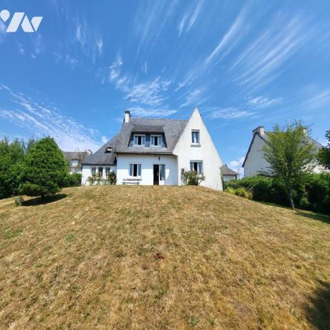 Maison d'habitation à vendre dans le centre de Châteauneuf du Faou, Finistère 29
