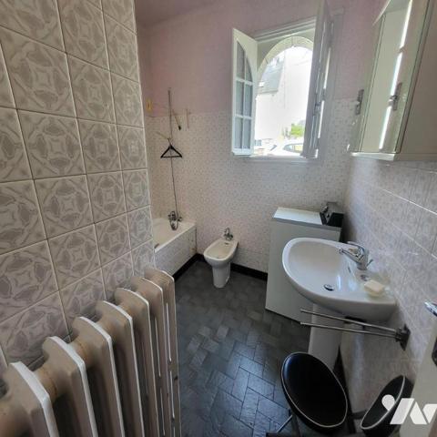 Maison d'habitation à vendre dans le centre de Châteauneuf du Faou, Finistère 29