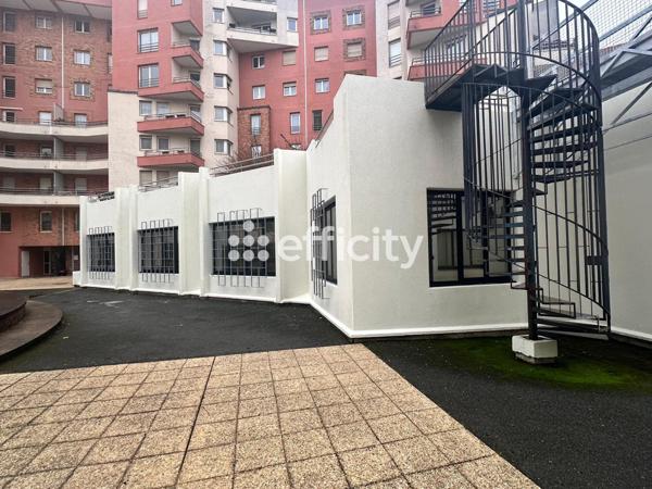 Local Commercial 12 pièces - 303 m²