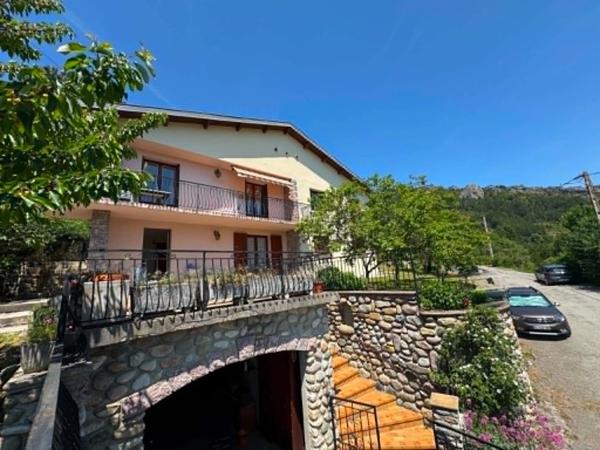 Grande maison familiale 170 m² avec terrain constructible – Serres (05)