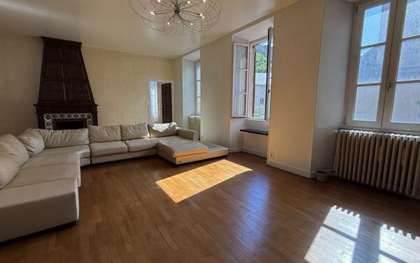 Maison à vendre    11 pièces •  Mende