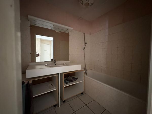 Appartement à vendre à Vannes T2 avec terrasse et garage en sous-sol !