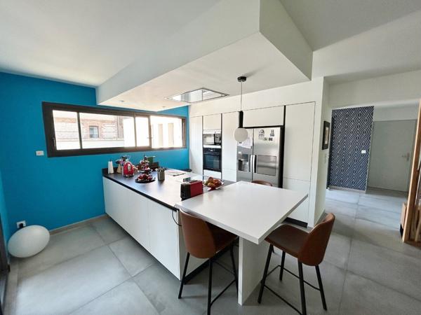 Maison 5 pièces de 2019 avec piscine et garage