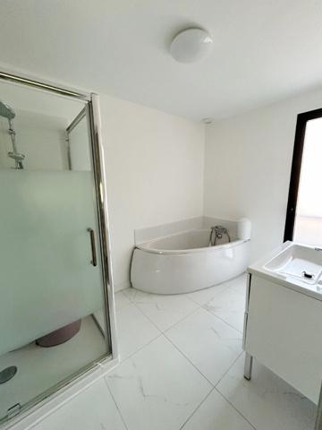 Maison 5 pièces de 2019 avec piscine et garage