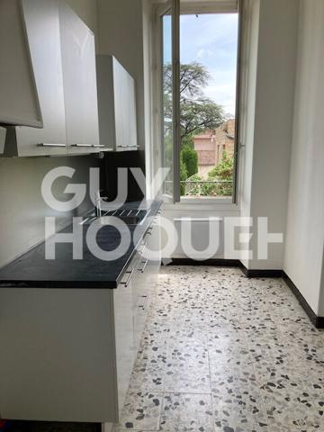 CHATEAURENARD Appartement 3 pièce(s) 73 M²