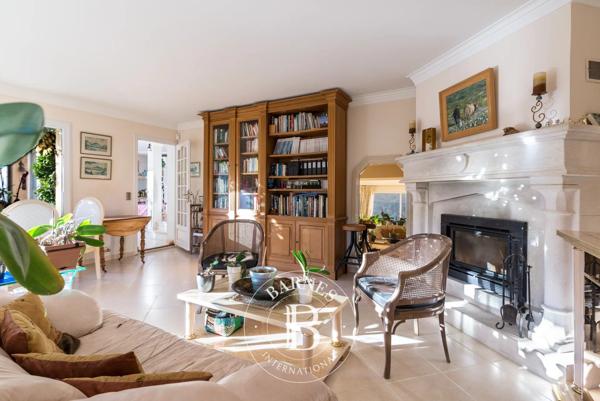Grasse, Villa 5 Chambres -  230 m² à vendre