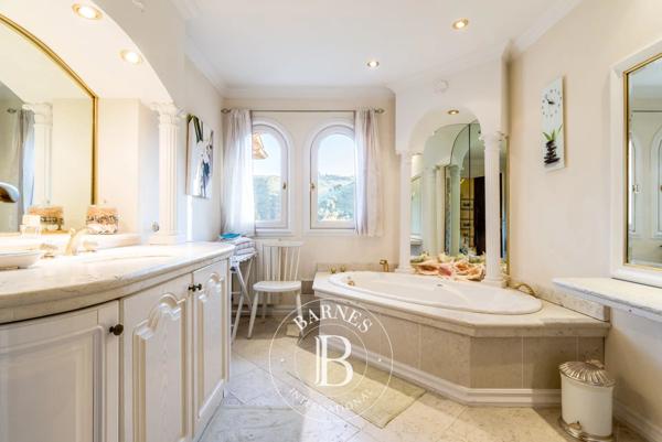 Grasse, Villa 5 Chambres -  230 m² à vendre