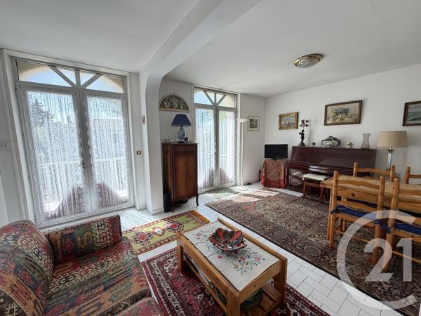 Appartement F4 à vendre  4 pièces - 73,08 m 2   ROYAN  - 17