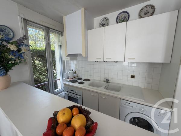 Appartement F4 à vendre  4 pièces - 73,08 m 2   ROYAN  - 17