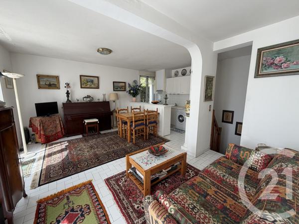 Appartement F4 à vendre  4 pièces - 73,08 m 2   ROYAN  - 17