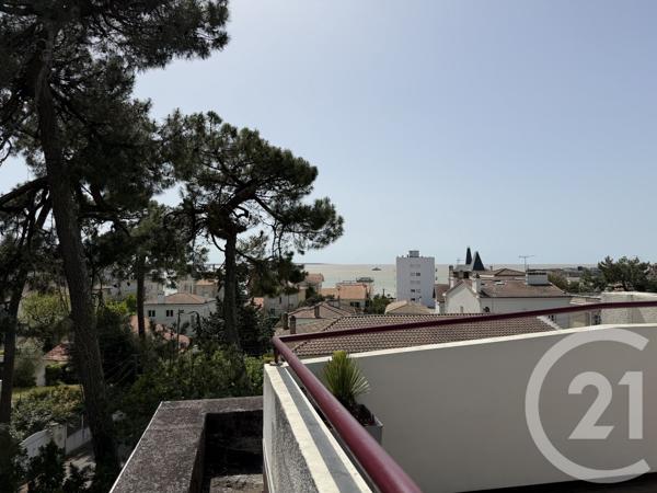 Appartement F4 à vendre  4 pièces - 73,08 m 2   ROYAN  - 17