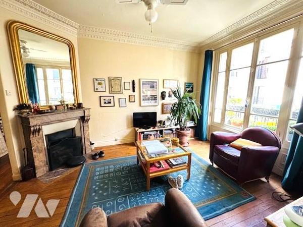 LEVALLOIS PERRET - METRO ANATOLE FRANCE - 2/3 PIECES. 3ème étage. Immeuble Ancien.