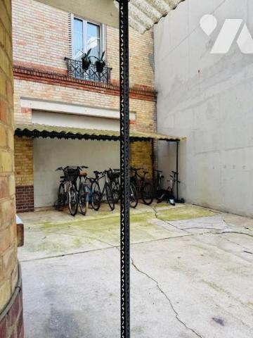 LEVALLOIS PERRET - METRO ANATOLE FRANCE - 2/3 PIECES. 3ème étage. Immeuble Ancien.