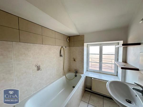Appartement à louer 2 pièces 34.05m² Saint-Laurent-sur-Saône (01750)